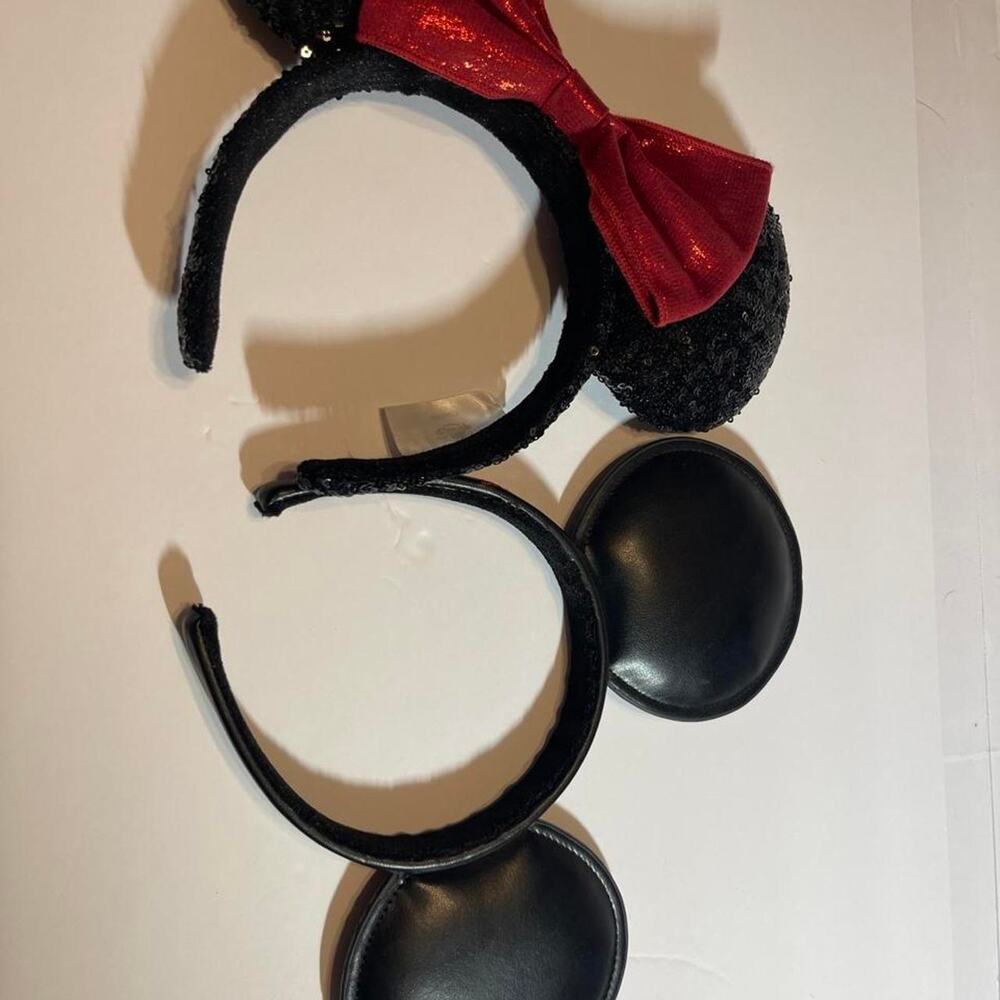 Disney park  authentic mickey mouse ears
